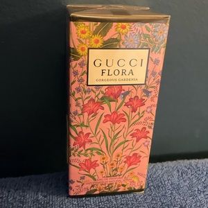 Gucci Flora gorgeous gardenia 1.6 fl oz